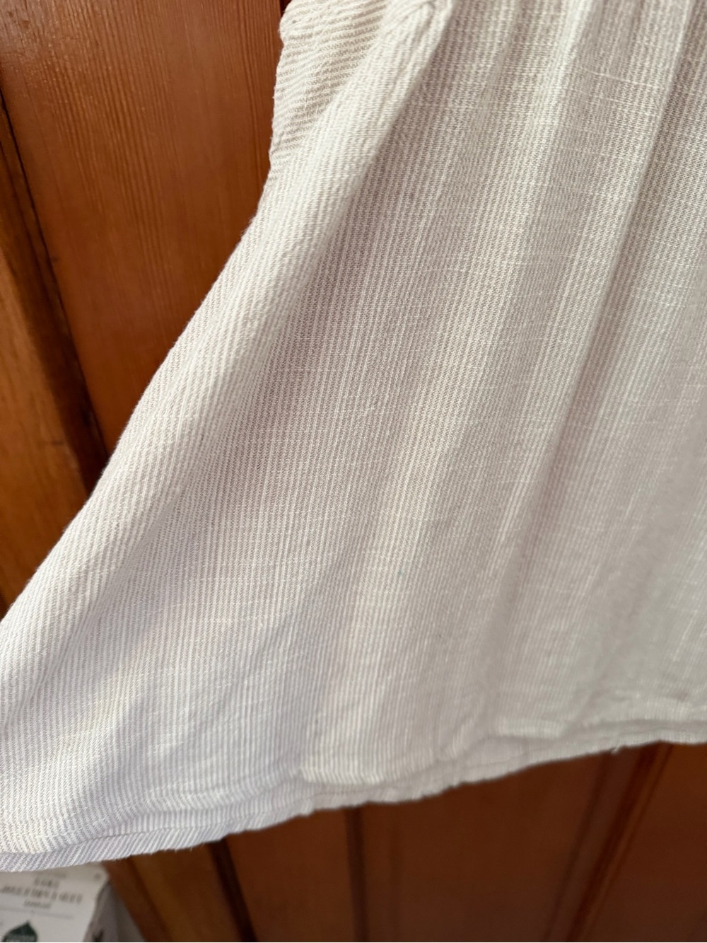 Splendid from Evereve Cream V-Neck lightweight Oversized Sleeveless Tank - Picture 5 of 14